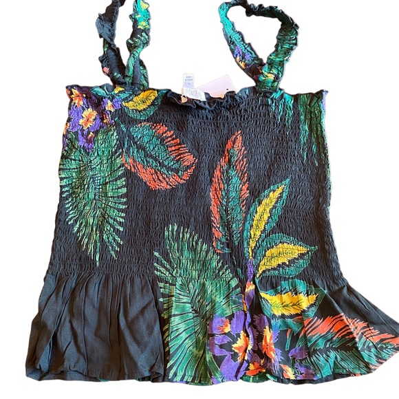Patrons of Peace Tropical Print Floral Top - Picture 7 of 13